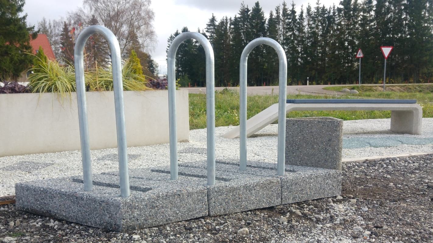 Kuva tuotteesta Pyöräkaari betonijalalla KB233, Kuva 1